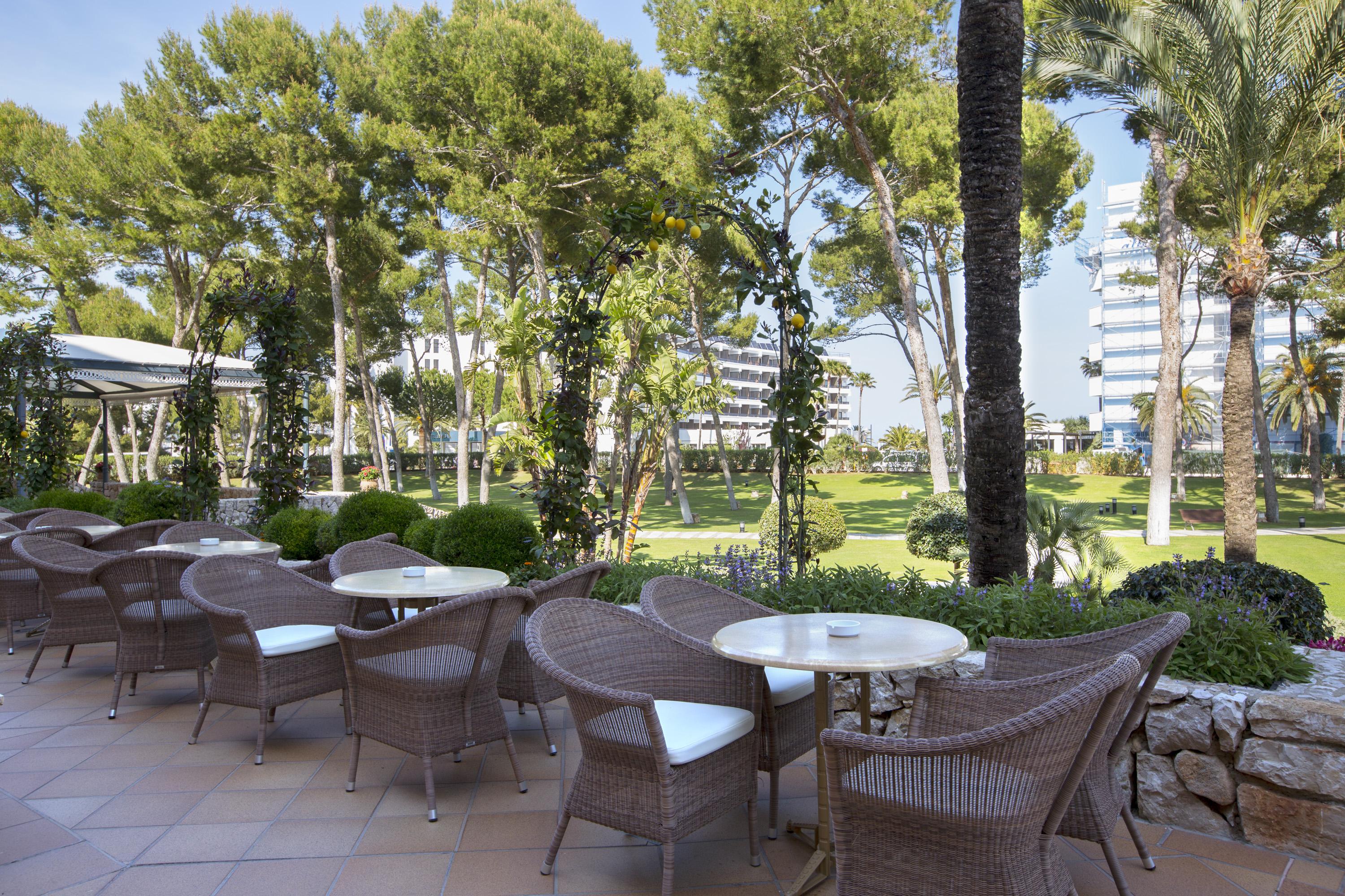 Hipotels Hipocampo Palace & Spa Cala Millor  Exterior foto The hotel's gardens