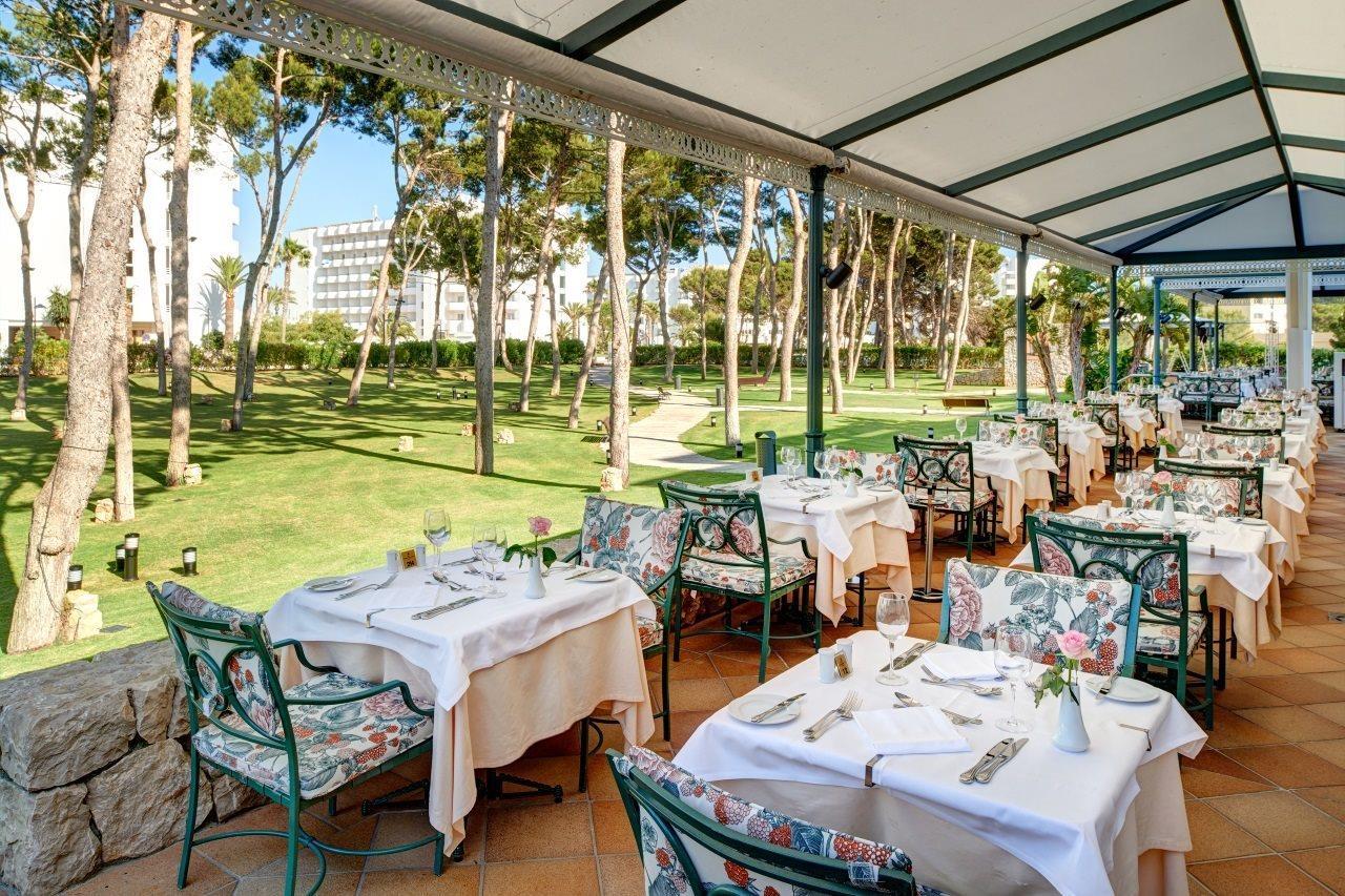 Hipotels Hipocampo Palace & Spa Cala Millor  Exterior foto The restaurant